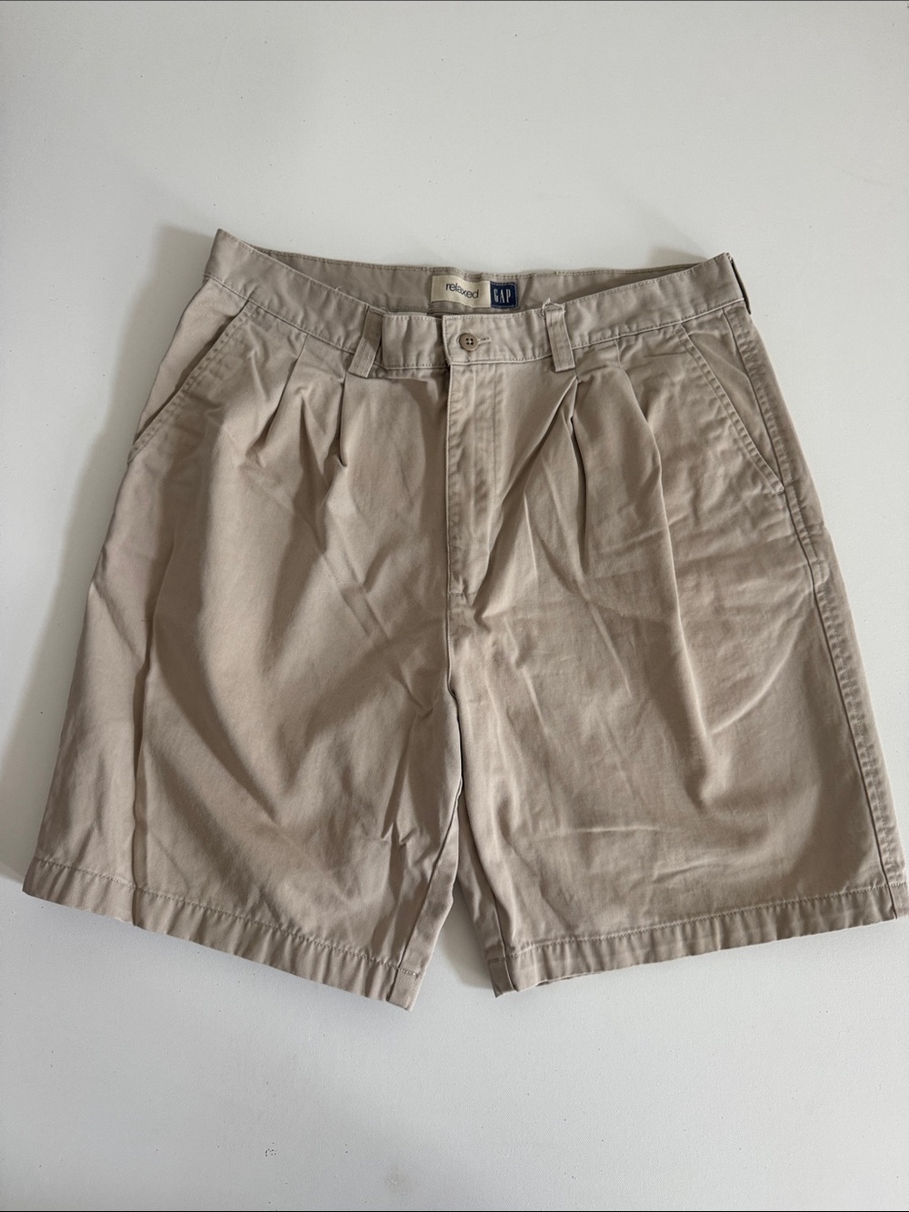 GAP Men's Classic Pleated Front Cotton Shorts